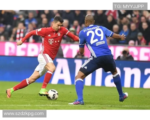 慕尼黑1860与沙尔克04战平，欢乐喜剧场上演